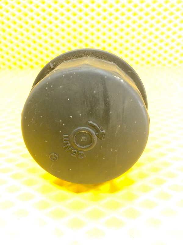 Крышка масляного фильтра Mercedes-Benz E-Class 15.04.1998 W210