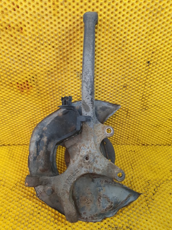 Кулак Mercedes-Benz E-Class 15.04.1998 W210