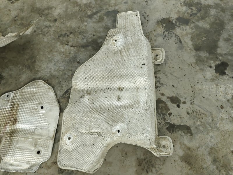 Экран тепловой Volkswagen Touareg 2003 7L6