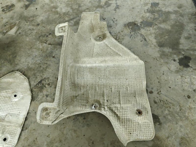 Экран тепловой Volkswagen Touareg 2003 7L6