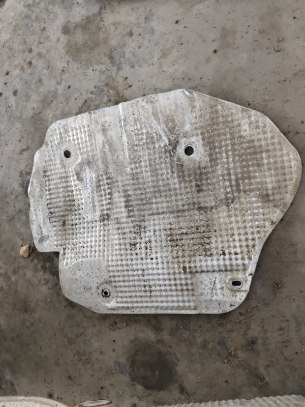 Экран тепловой Volkswagen Touareg 2003 7L6