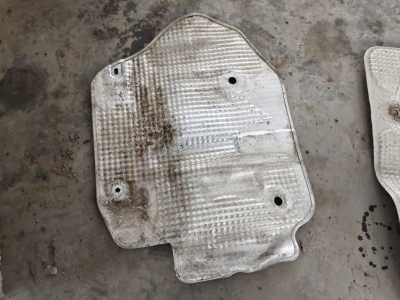 Экран тепловой Volkswagen Touareg 2003 7L6