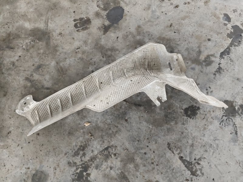 Экран тепловой Volkswagen Touareg 2003 7L6