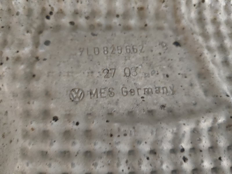 Экран тепловой Volkswagen Touareg 2003 7L6