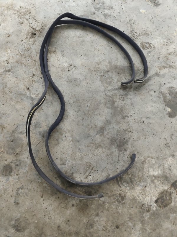 Уплотнитель двери Mercedes-Benz E-Class 15.04.1998 W210