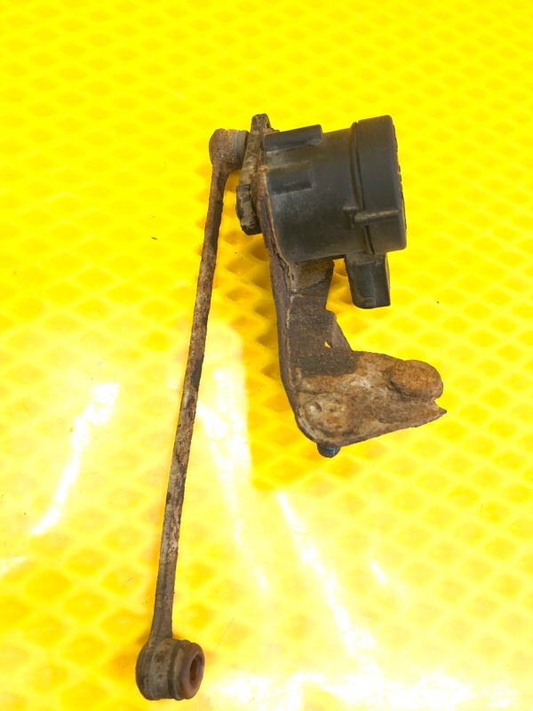 Датчик положения кузова Mercedes-Benz E-Class 15.04.1998 W210