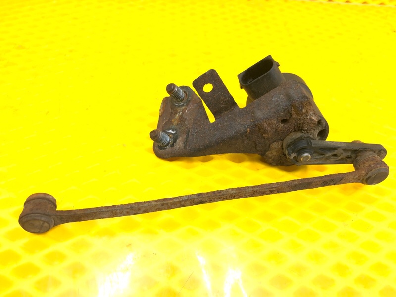 Датчик положения кузова Mercedes-Benz E-Class 15.04.1998 W210