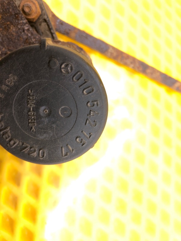 Датчик положения кузова Mercedes-Benz E-Class 15.04.1998 W210