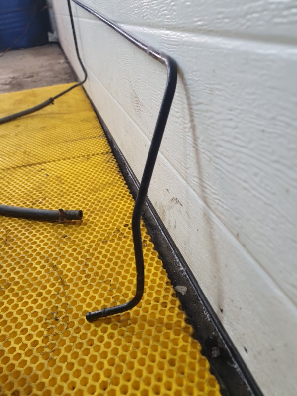 Трубка системы охлаждения Mercedes-Benz E-Class 15.04.1998 W210