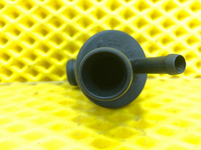 Патрубок отопителя Mercedes-Benz E-Class 15.04.1998 W210