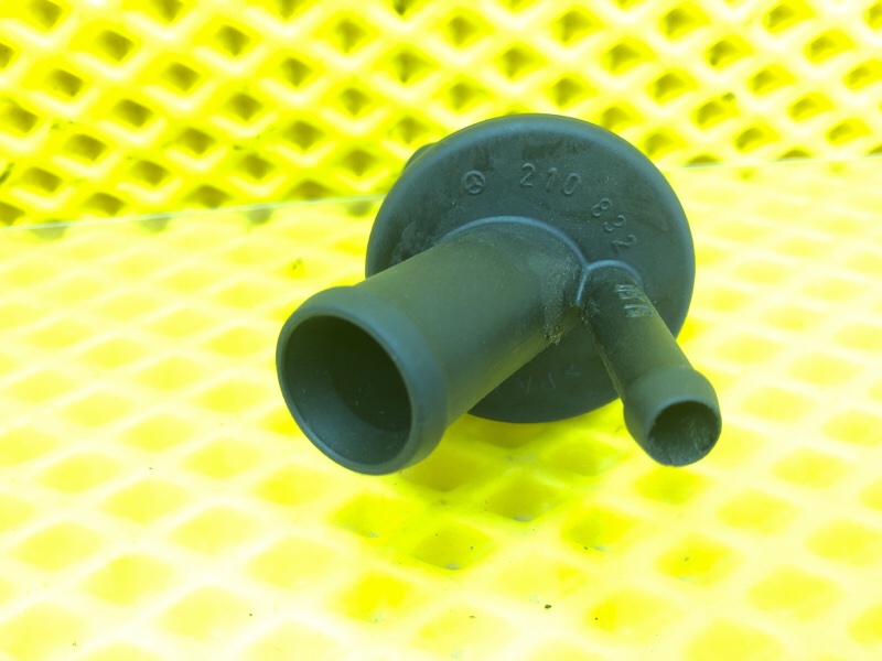 Патрубок отопителя Mercedes-Benz E-Class 15.04.1998 W210