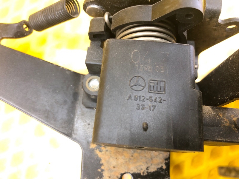 Датчик педали газа Mercedes-Benz E-Class 15.04.1998 W210