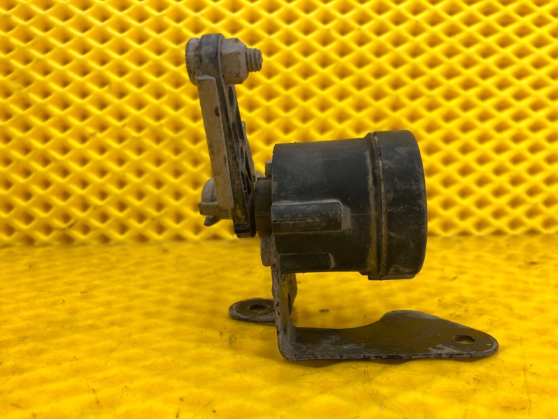 Датчик положения кузова Mercedes-Benz E-Class 15.04.1998 W210