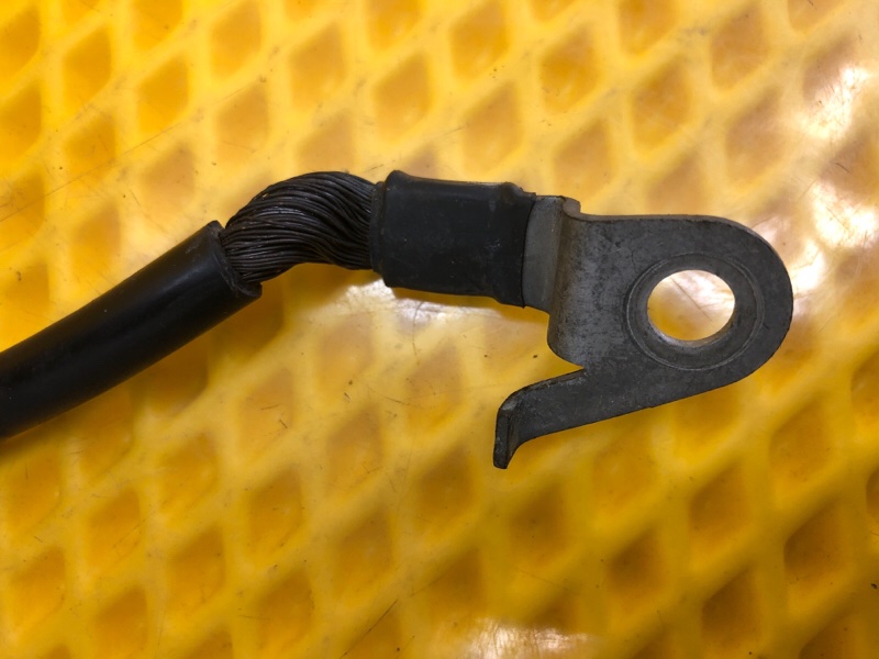 Клемма аккумулятора - Mercedes-Benz E-Class 15.04.1998 W210