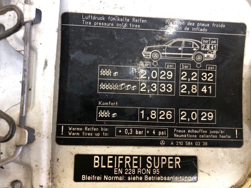 Лючок бензобака Mercedes-Benz E-Class 15.04.1998 W210