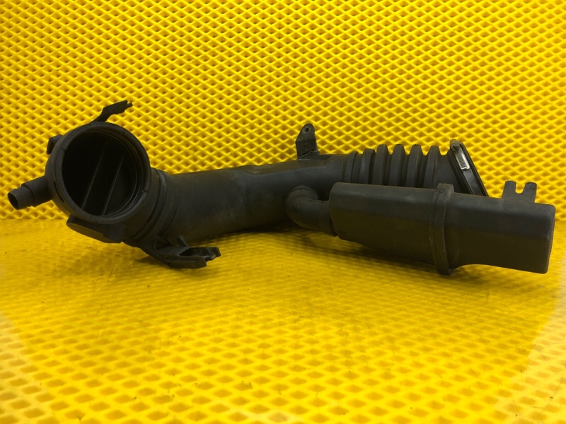 Патрубок воздушного фильтра Mercedes-Benz E-Class 15.04.1998 W210