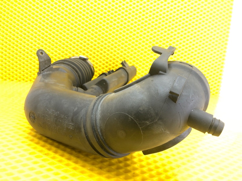 Патрубок воздушного фильтра Mercedes-Benz E-Class 15.04.1998 W210