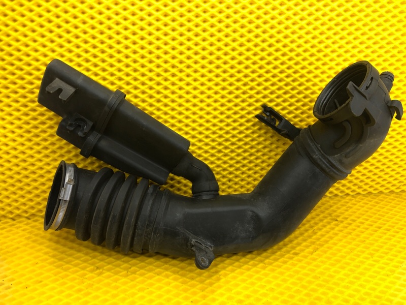 Патрубок воздушного фильтра Mercedes-Benz E-Class 15.04.1998 W210