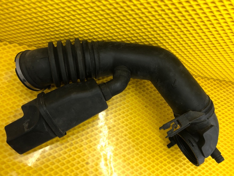 Патрубок воздушного фильтра Mercedes-Benz E-Class 15.04.1998 W210