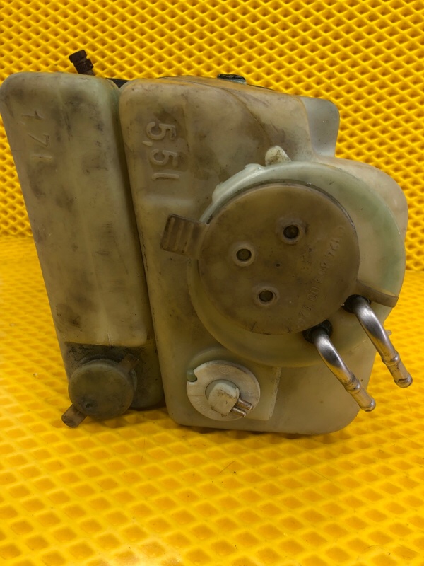 Бачок омывателя Mercedes-Benz E-Class 15.04.1998 W210