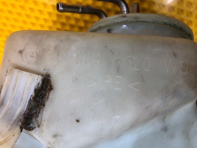 Бачок омывателя Mercedes-Benz E-Class 15.04.1998 W210