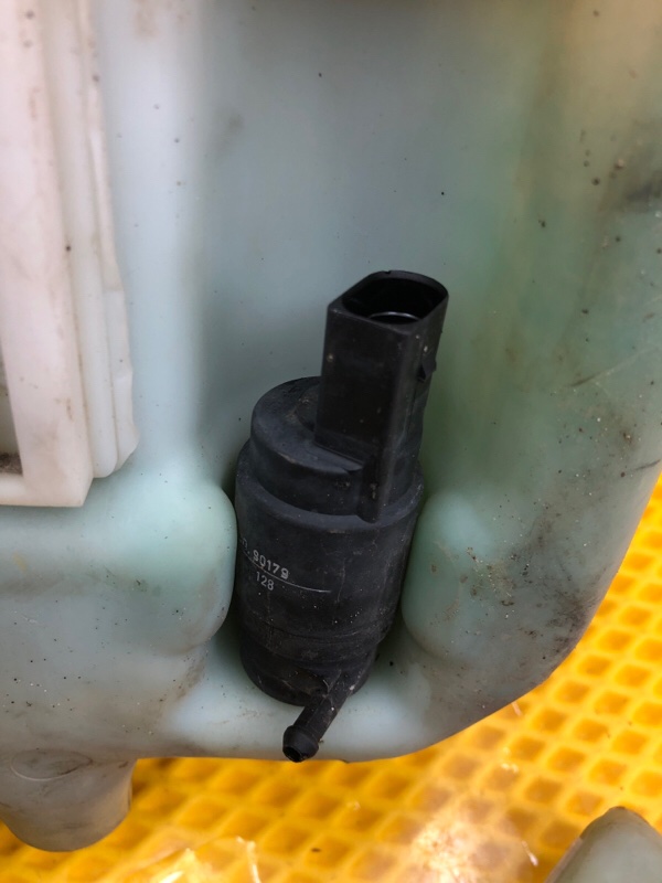 Бачок омывателя Mercedes-Benz E-Class 15.04.1998 W210