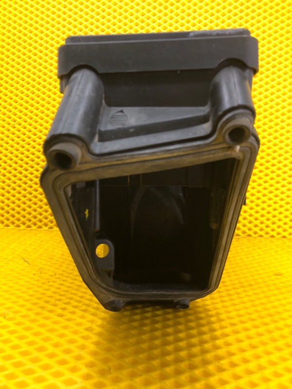 Корпус блока предохранителей Mercedes-Benz E-Class 15.04.1998 W210