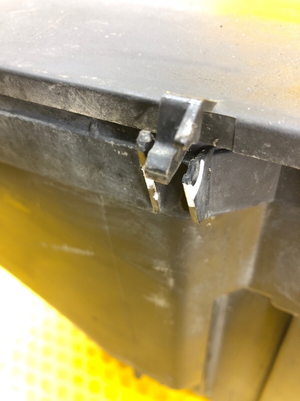 Корпус блока предохранителей Mercedes-Benz E-Class 15.04.1998 W210