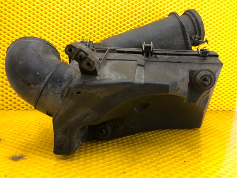 Корпус воздушного фильтра Mercedes-Benz E-Class 15.04.1998 W210