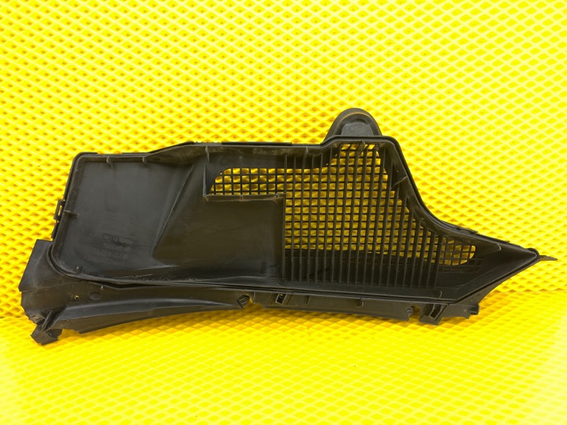 Жабо правая часть Mercedes-Benz E-Class 15.04.1998 W210