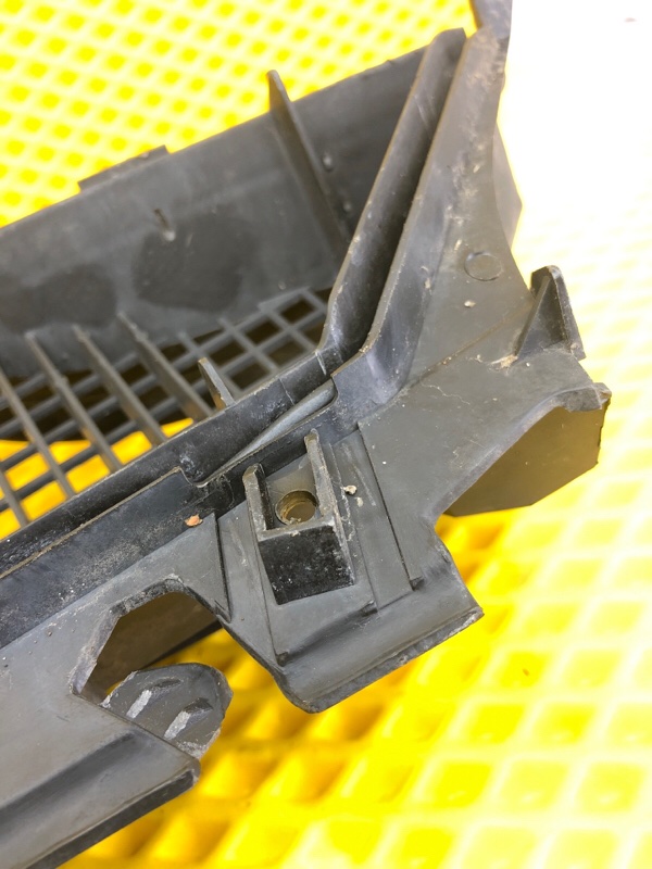 Жабо правая часть Mercedes-Benz E-Class 15.04.1998 W210