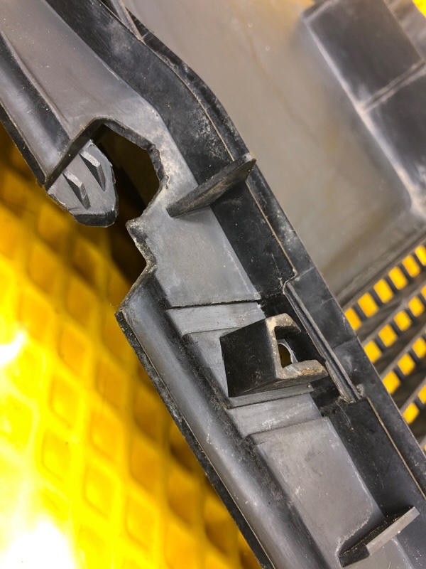 Жабо правая часть Mercedes-Benz E-Class 15.04.1998 W210