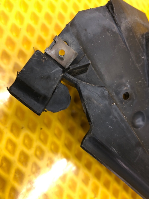 Жабо правая часть Mercedes-Benz E-Class 15.04.1998 W210