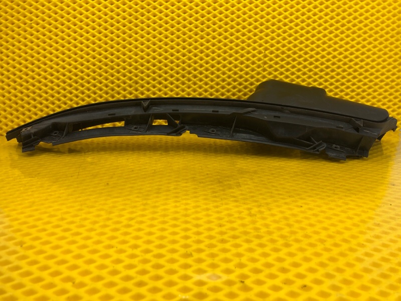 Жабо левая часть Mercedes-Benz E-Class 15.04.1998 W210