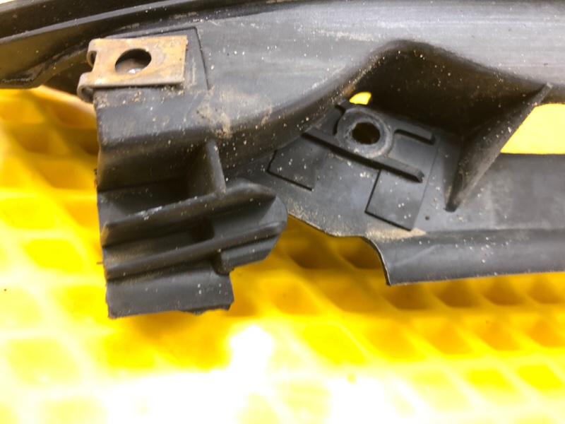 Жабо левая часть Mercedes-Benz E-Class 15.04.1998 W210