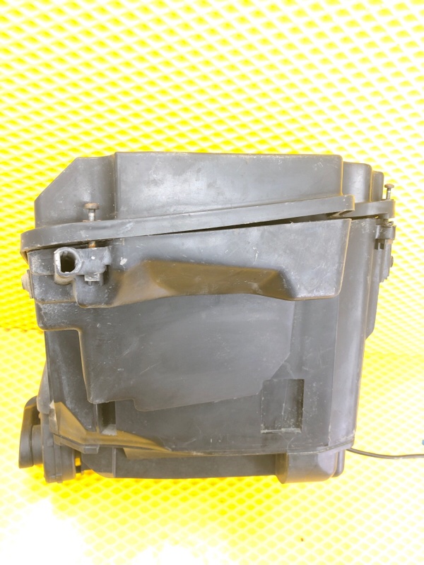 Корпус блока предохранителей Mercedes-Benz E-Class 15.04.1998 W210