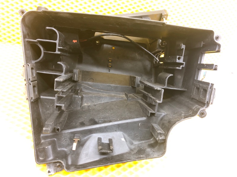 Корпус блока предохранителей Mercedes-Benz E-Class 15.04.1998 W210