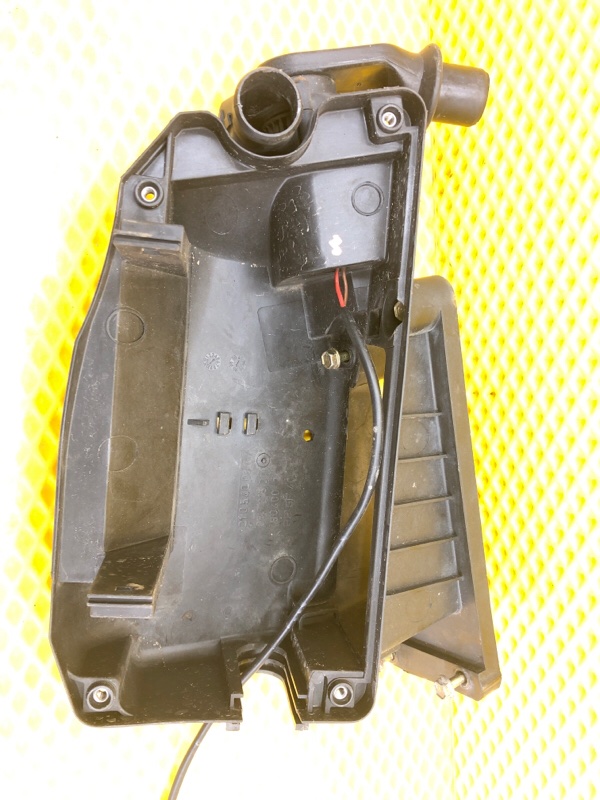 Корпус блока предохранителей Mercedes-Benz E-Class 15.04.1998 W210