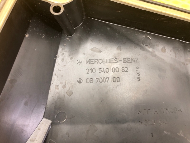 Корпус блока предохранителей Mercedes-Benz E-Class 15.04.1998 W210