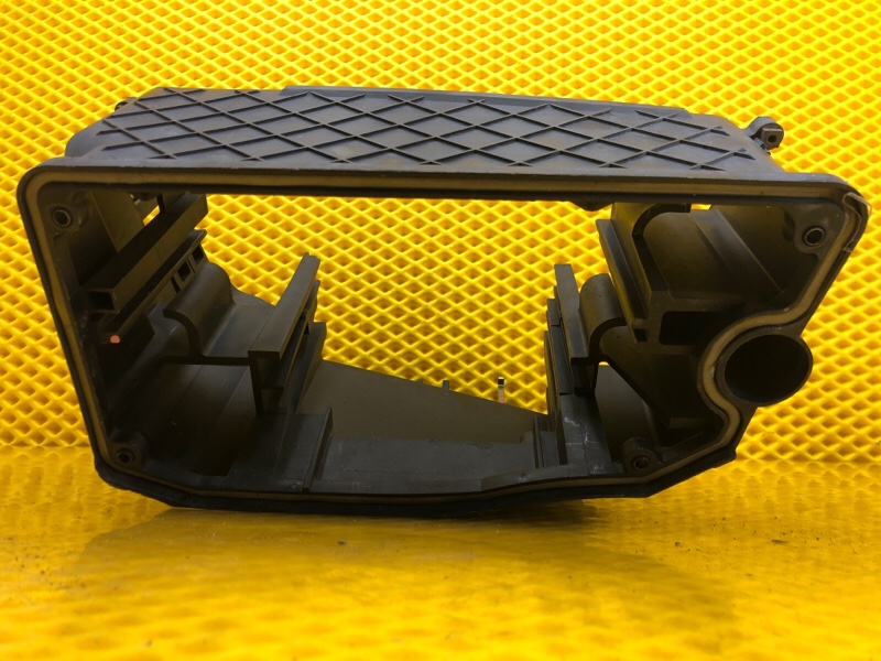 Корпус блока предохранителей Mercedes-Benz E-Class 15.04.1998 W210