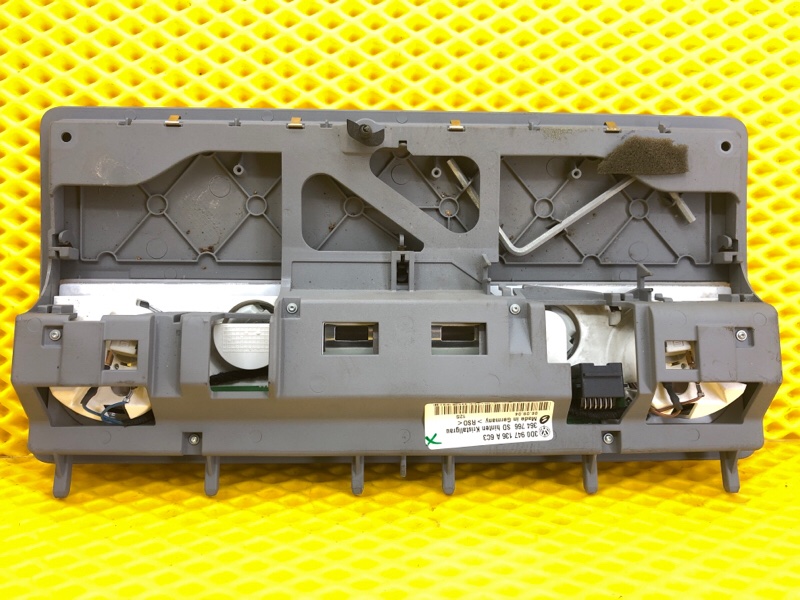 Плафон подсветки салона Volkswagen Phaeton 2005 3D2