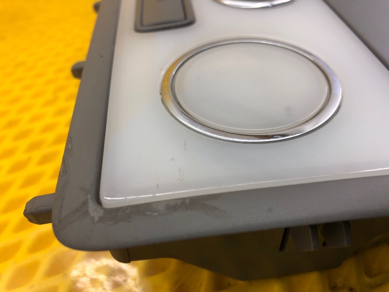 Плафон подсветки салона Volkswagen Phaeton 2005 3D2