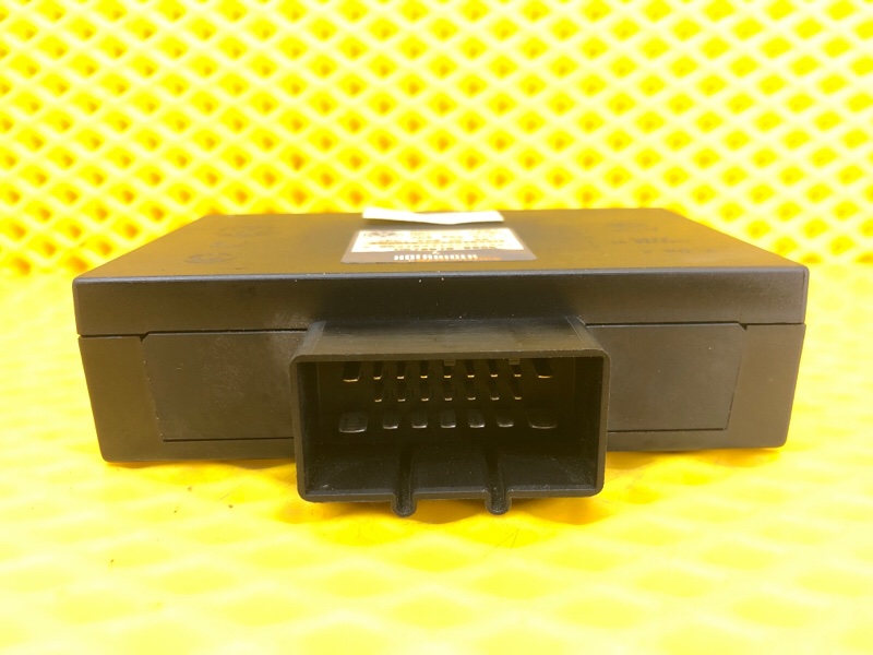 Блок управления крышкой багажника Volkswagen Phaeton 2005 3D2