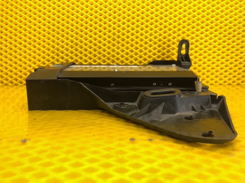 Усилитель звука Volkswagen Phaeton 2005 3D2