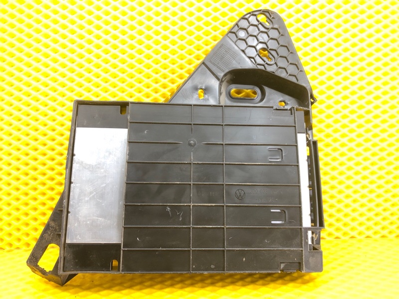 Усилитель звука Volkswagen Phaeton 2005 3D2