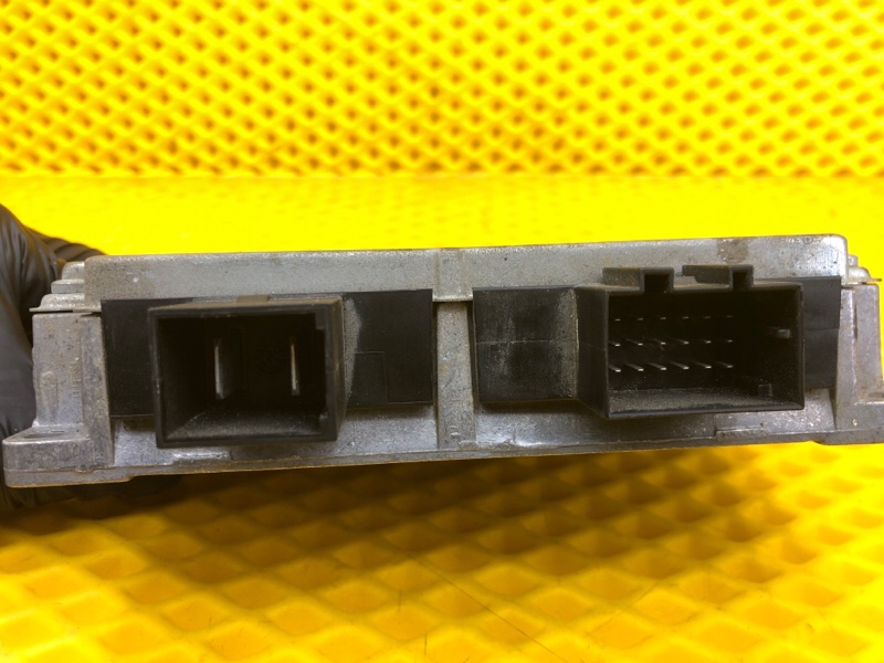 Блoк упpавлeния аккумулятоpом (АКБ) Volkswagen Phaeton 2005 3D2