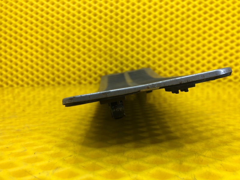 Подставка под ногу Volkswagen Phaeton 2005 3D2