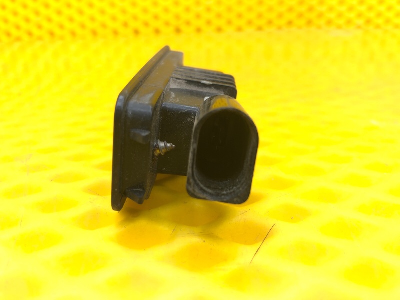 Фонарь подсветки заднего номера Volkswagen Phaeton 2005 3D2