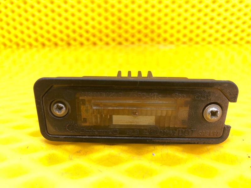 Фонарь подсветки заднего номера Volkswagen Phaeton 2005 3D2