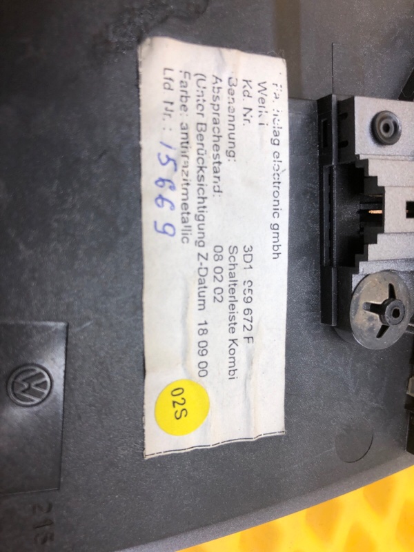 Кнопка парктроника Volkswagen Phaeton 2005 3D2